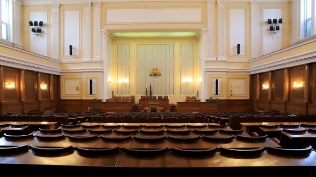 Парламентарен контрол в Народното събрание Премиерът Кирил Петков отговаря на питане на