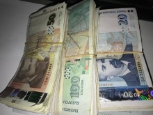 По указания жена опакова и даде 80 хил. лева