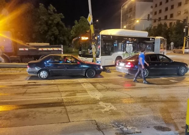 Мистериозен инцидент е станал късно снощи в София Автобус по