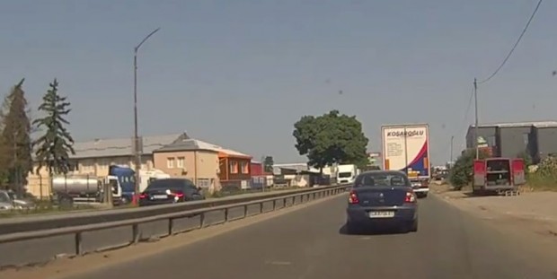Брутално нарушение на закона за движение по пътищата засне видерегистратор