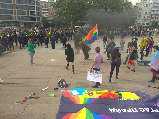 Информацията, че Бургас ще се състои гей парад разбуни духовете