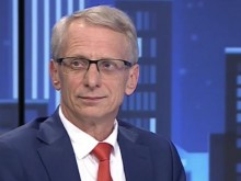 Денков иска отпадане на частните уроци и равни възможности за всички ученици