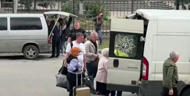 Нови групи бежанци започнаха да бягат от Донбас В по големите