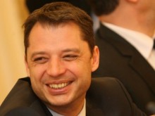 Делян Добрев: Комисионните на правителството им се усладиха