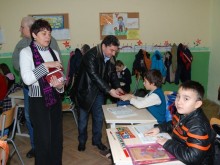 Раздадоха подаръци на ученици, събиращи отпадъците си разделно