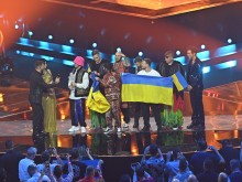 Победителите на "Евровизия" продадоха наградата си в помощ на украинската армия