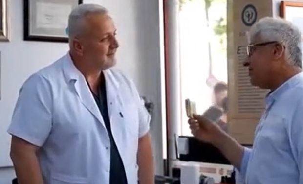 Управителят на аптека в Одрин Айтач Яшин намери 10 000 евро