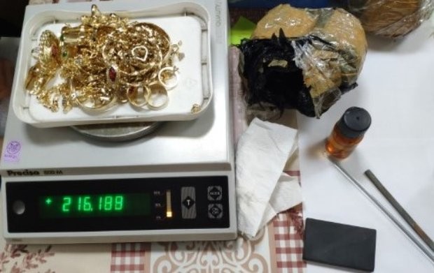 Златни бижута  с общо тегло 4 558 грама откриха митническите