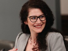 Парламентът ще изслуша Константинова за разселването на бежанците