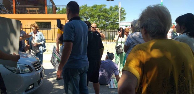 Ексклузивно: Инцидент с протестиращ срещу кариерата над Белащица