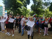 Превозвачите протестират пред транспортното министерство, искат оставката на Николай Събев