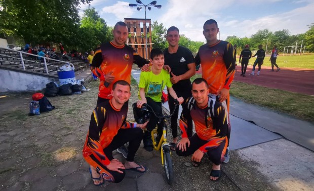 Мечтата на 14 годишния Кристиян от Пловдив е да стане пожарникар