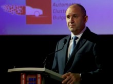 Румен Радев: От 10 автомобила, направени в Европа, в 9 има вградени компоненти, произведени в България