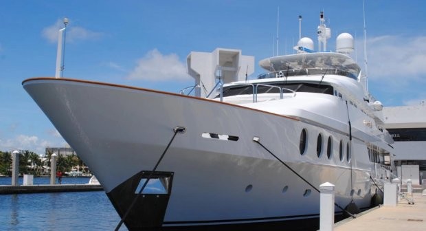 Луксозната яхта на руския олигарх Андрей Мелниченко който е част