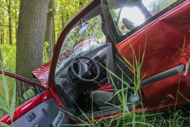58-годишен шофьор на лек автомобил Опел“ е починал на пътя