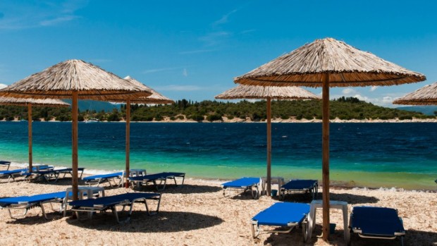 Първи плаж в Гърция забрани пушенето  Това съобщава електронното издание на