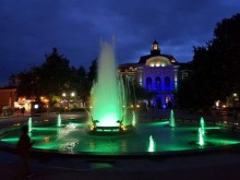 Фонтанът пред община Пловдив ще грейне в синьо и зелено