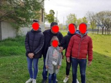 Дядо Стефан от Пловдив сам отглежда 4-те си внучета, има нужда от нашата помощ