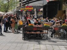 900 000 българи нито работят, нито учат. Висят по кафенета и разчитат на пари от чужбина