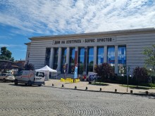 Поставят огромен "Шишеяд" пред Дома на културата в Пловдив