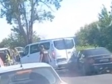 Затвориха лентата към Пловдив след жестокото меле със 7 автомобила, тапата е страшна