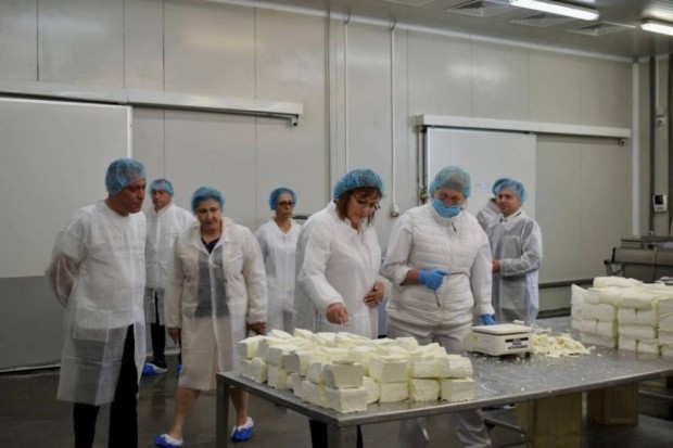 Корнелия Нинова посети фабриката за млечни продукти на Ел Би Булгарикум  във