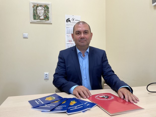 Конституционалист обясни какво предстои след хода на Слави Трифонов