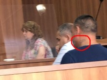 Извърши ужасно нещо, татуировка на врата го издаде