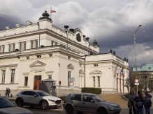 Три правителства на малцинствата е имала България от 1990-та година насам