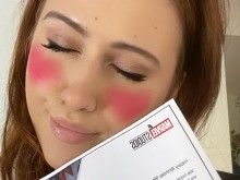 Мария Бакалова с честитка за рождения ден от Пазителите на Галактиката
