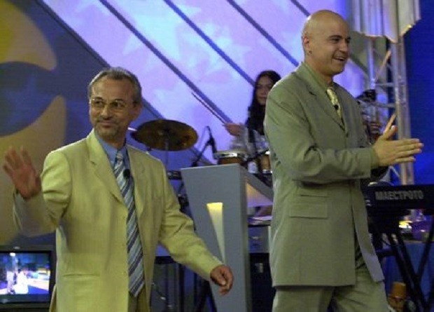 През 2005 г тогавашният лидер на ДПС Ахмед Доган гостува