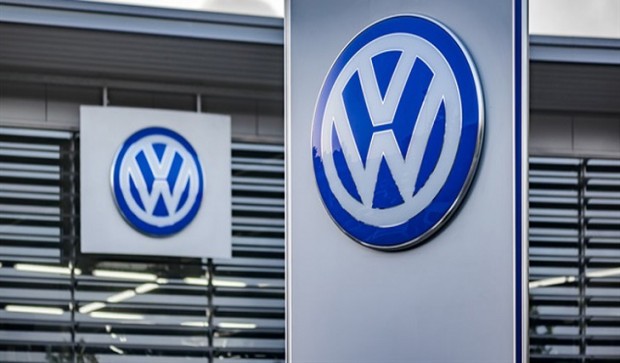 Германският автомобилен производител Фолксваген Volkswagen предлага финансови компенсации на служителите