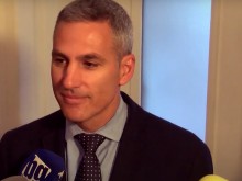Скандалът се разраства, от ПП твърдят: Не оферираме, не купуваме депутати, не раздаваме постове!