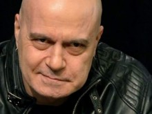 Слави отвърна на Петков: За добро или за лошо не съм бивш певец- продължавам да пея