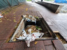 Шахта без капак поглъща велосипедисти
