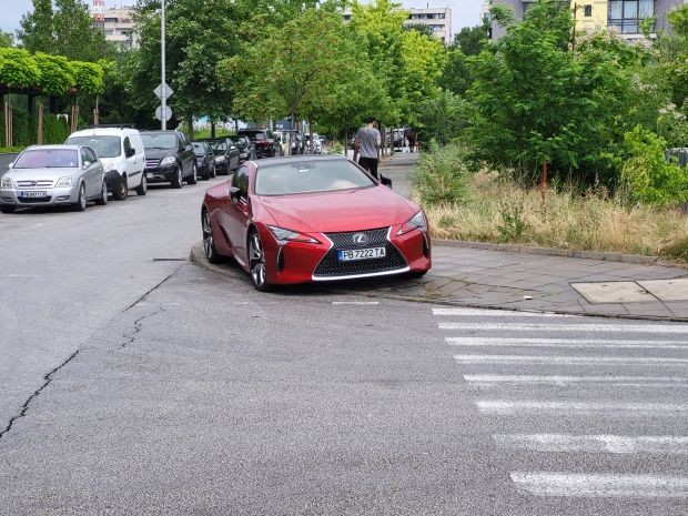 Пореден сигнал за неправилно паркиране получи редакцията на Plovdiv24.bg. В