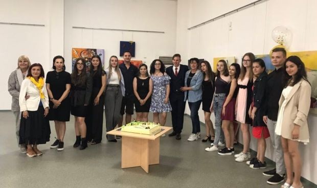 С емоционално тържество Младежкият парламент Благоевград отпразнува 22 ри рожден