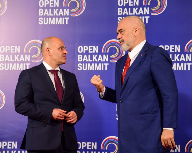 Еди Рама нарече Димитър Ковачевски на шега "премиер на Западна България"