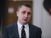 Министър Александър Николов депозира своята оставка