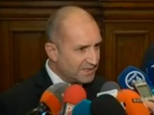 Румен Радев предупреди правителството и депутатите