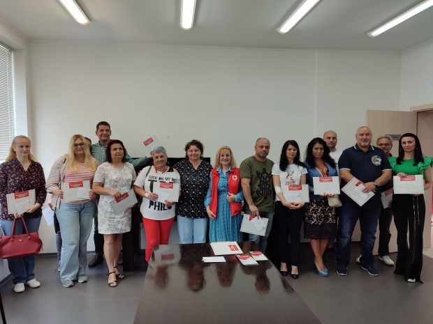 15 кръводарители за пример бяха отличени днес от БЧК Бургас и