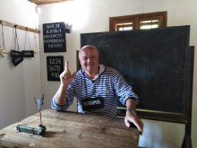Бездарна литература нарекоха разказа за матурата, авторът бил антиваксър и путинофил