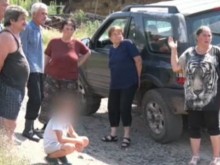 Детенцето, нахапано от азиатски вълкодав, открито в локва кръв