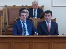Асен Василев с язвителни думи към ДПС