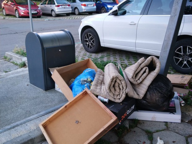 Бургазлия се възмути на наши съграждани които изхвърлят боклука си