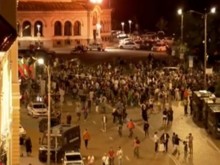 И този път не мина без напрежение! Агресивни протестиращи нападнаха депутати от "Възраждане"
