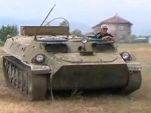 Пловдивчанин е единственият българин, който разполага с личен МТЛБ