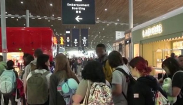 Транспортен хаос предизвика недостигът на служители по летищата във Великобритания