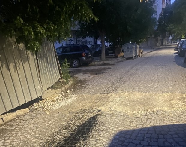 Читател потърси Plovdiv24.bg, за да разкаже за опасна дупка, която му