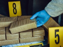 Задържаха двама чужденци с над 5 кг хероин на "Калотина"